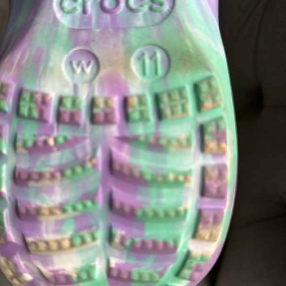 Crocs Women's Size 11 Classic Platform/Clogs,  Marble - Picture 4 of 5